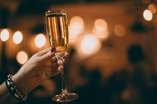 Sparkling Wine & Champagne: What’s the Difference?