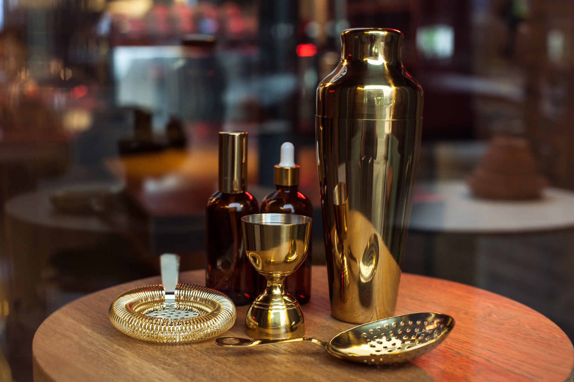 Choosing the Best Cocktail Shaker for Your Bar: Mixology 101 Series