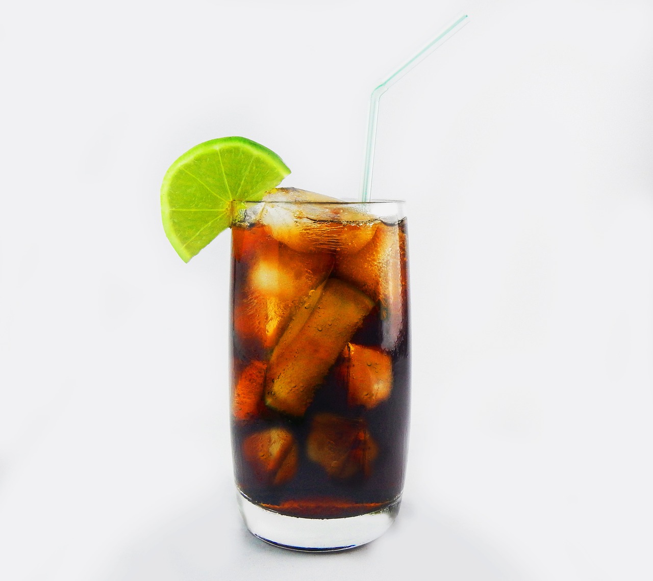 Best Cuba Libre Drink Recipe - How to Make a Cuban Rum & Coke